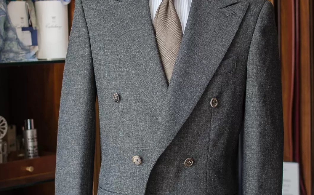 Bộ suit hai hàng cúc vải Fresco từ Fox Air