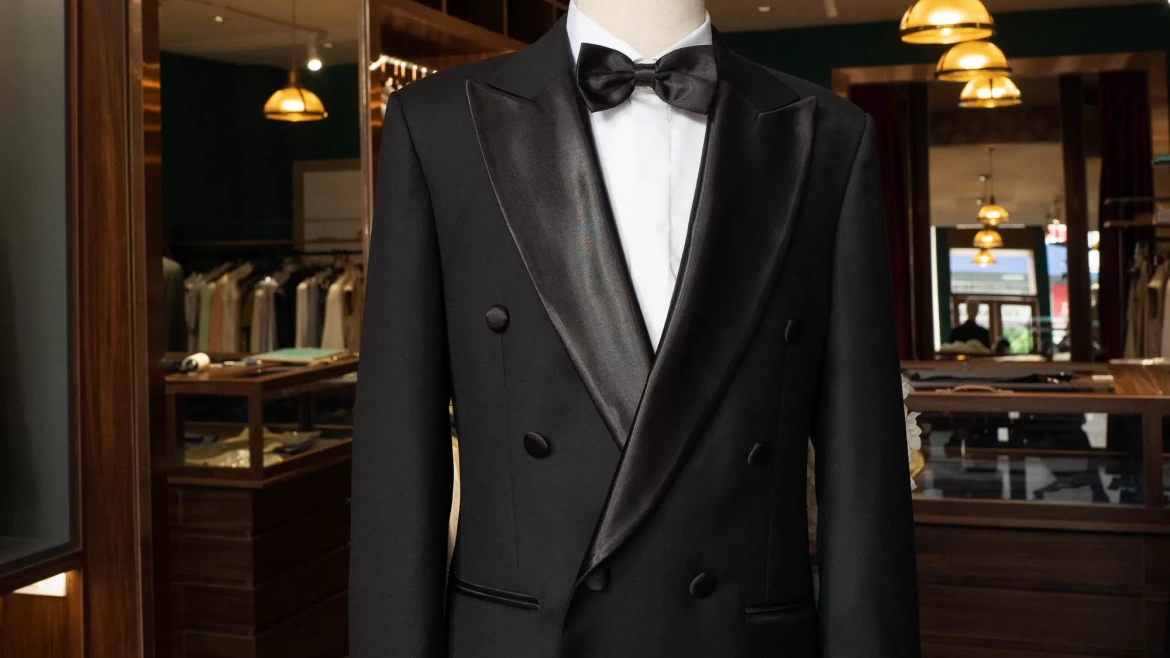 (Language – Tiếng Việt) Double Breasted Tuxedo Jacket