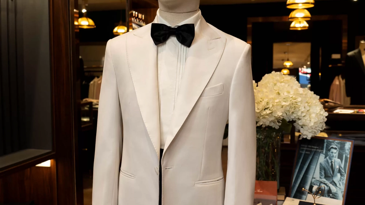 (Language – Tiếng Việt) Áo jacket màu trắng tại VBS Tailor