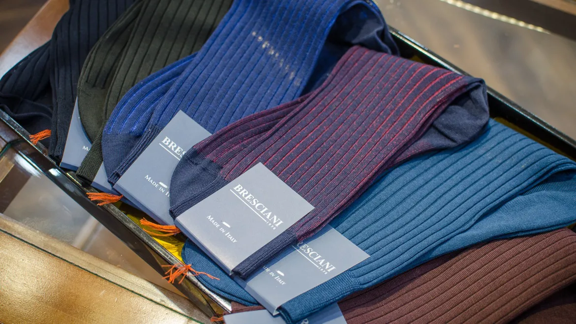 (Language – English) Bresciani, Italy socks – The proof of sophistication in product.