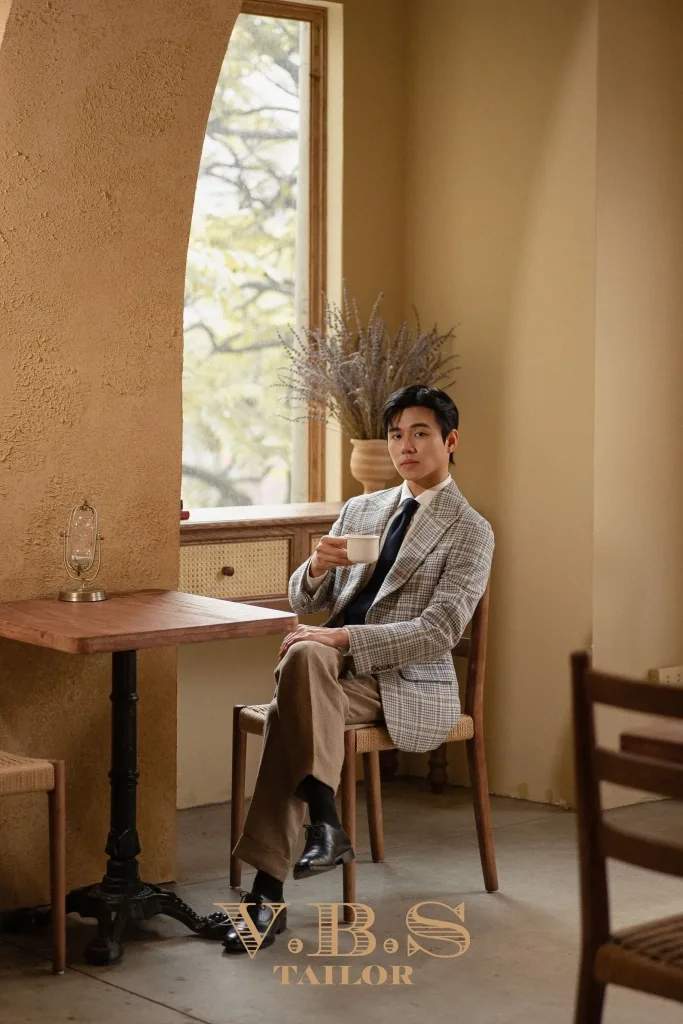 https://bespokeshop.vn/wp-content/uploads/2025/06/20250405-VBS-Tailor-Spring-Summer-Lookbook-2025-1001510-compressed-683x1024.webp